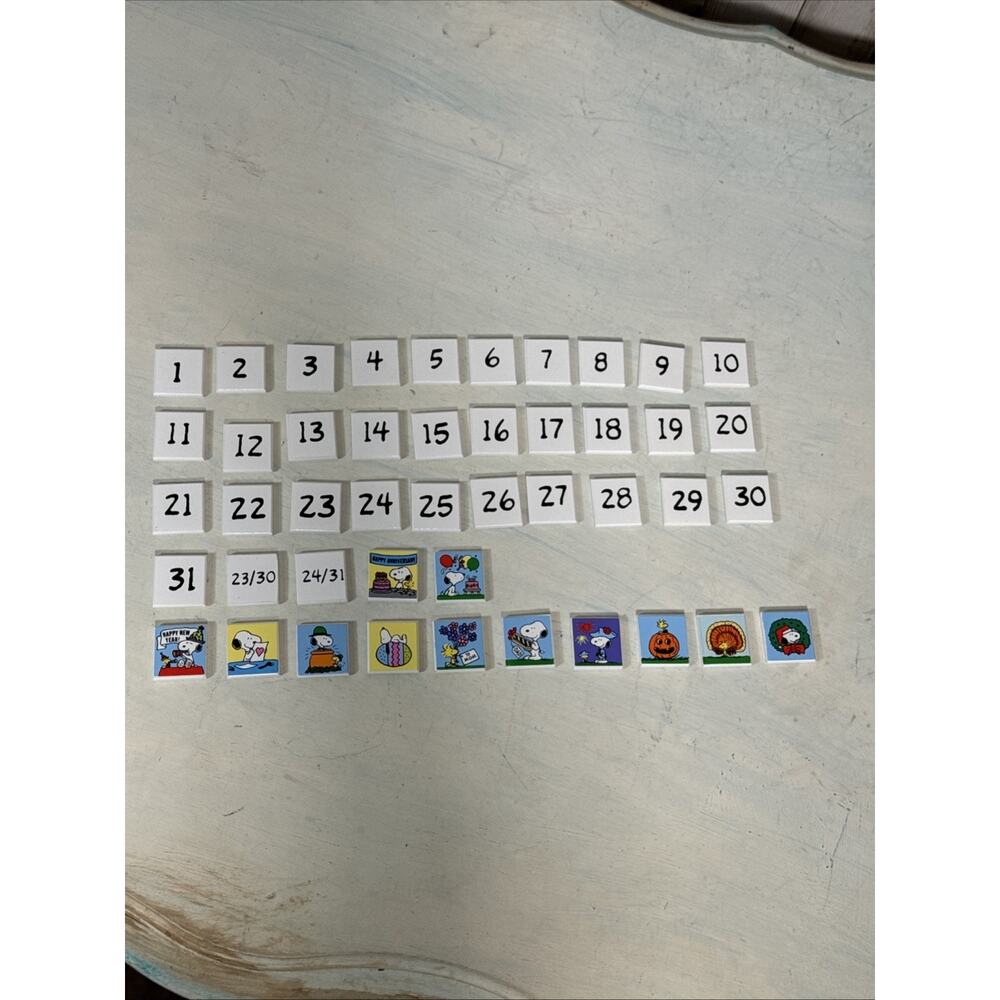 Danbury Mint Peanuts Snoopy Perpetual Calendar Doghouse And Calendar Date Tiles - Picture 10 of 11